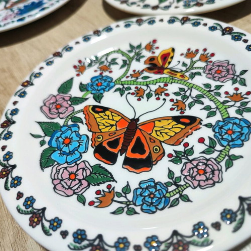Rhodian plates used, set of 4, 19 cm diameter