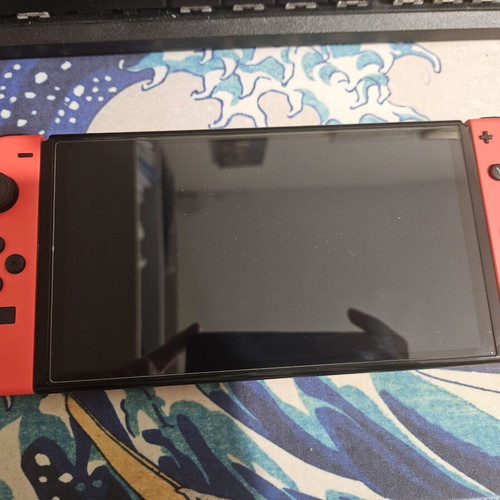 Nintendo Switch OLED Mario edition σαν καινούργιο με Mario Kart 8 και αξεσουάρ