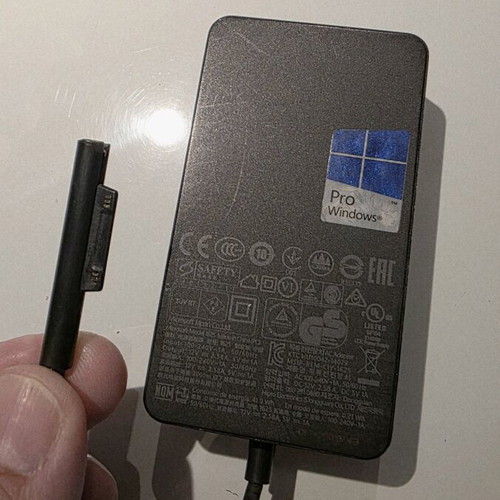 Surface charger 36W like new