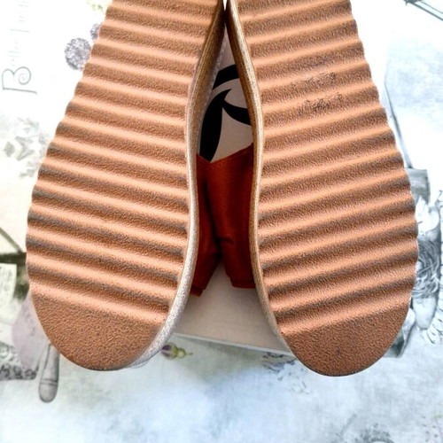 Camel suede flatforms with bow size 39 like new