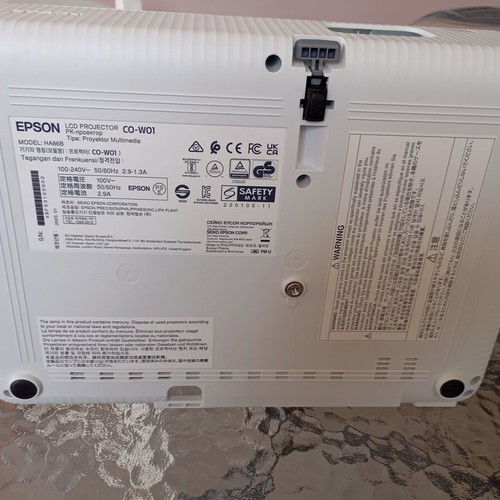 Epson CO-WO1 projector new