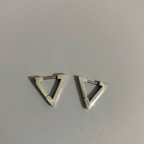 Triangular earrings like new, silver color