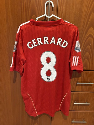 Liverpool FC Steven Gerrard 2010 Jersey like new with Premier League patches