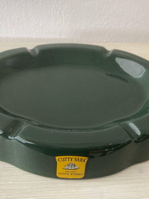 Ceramic Cutty Sark whisky promotional ashtray used