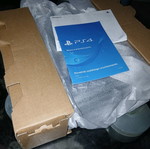 PS4 конзола като нова с контролер, оригинална кутия, кабели и инструкции