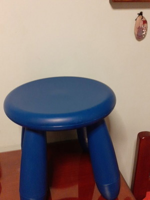 Plastic stool IKEA new, base diameter 29 cm, height 29 cm
