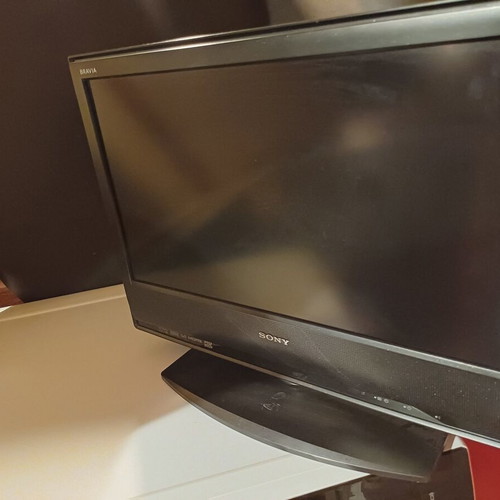 Sony Bravia LCD TV model KDL-20S4000 20 inch