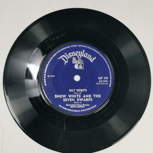 Disneyland Snow White and the Seven Dwarfs vinyl record used 45 RPM