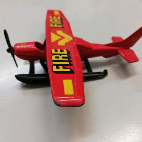 Matchbox Skybusters SB26 Cessna 210 (Fire) used float plane, 1989