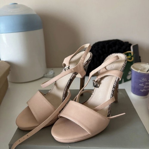 Migato beige sandals like new, size 38