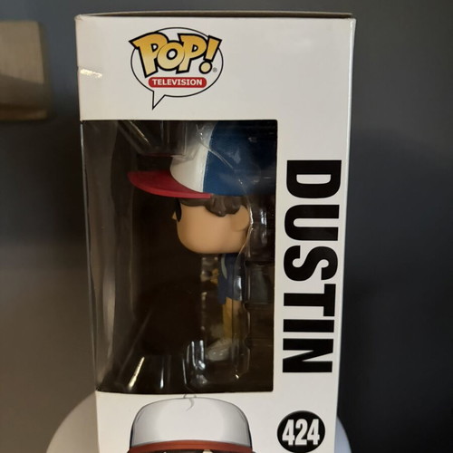 Dustin #424 Stranger Things Funko Pop like new