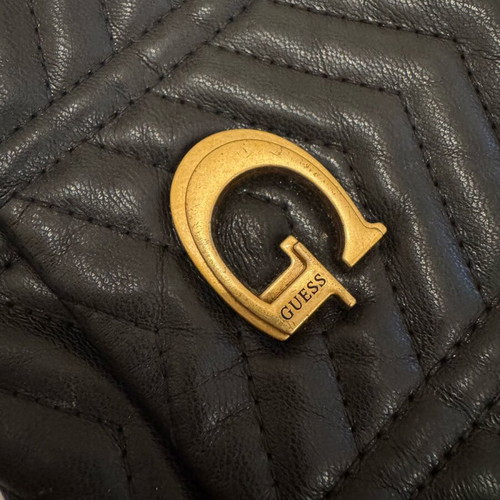 Guess Keillah bag black, mint condition quilted with gold chain