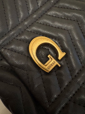 Guess Keillah bag black, mint condition quilted with gold chain