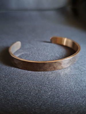 Rose Gold σφυρήλατο βραχιόλι καινούργιο στην συσκευασία του
