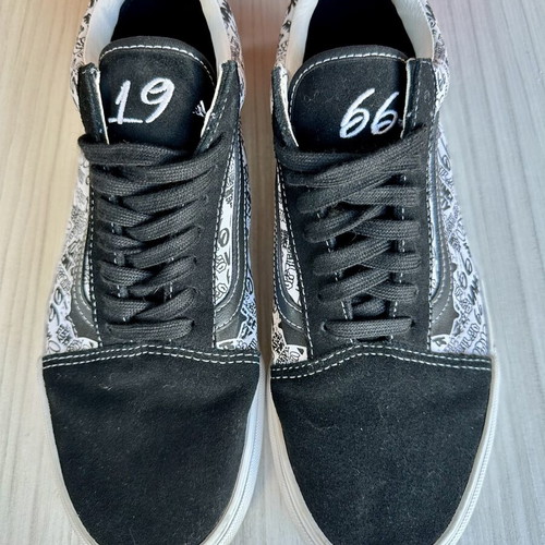 Vans Old Skool Graffiti Black/White size 44 like new with original box