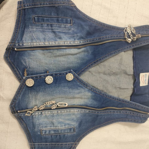 Denim vest medium size like new, blue