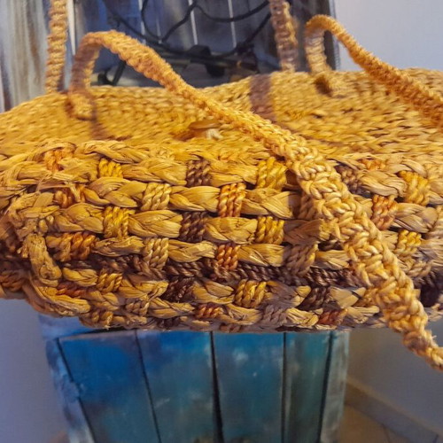 Oversized bucket bag used, straw with leather closure 40x30 cm