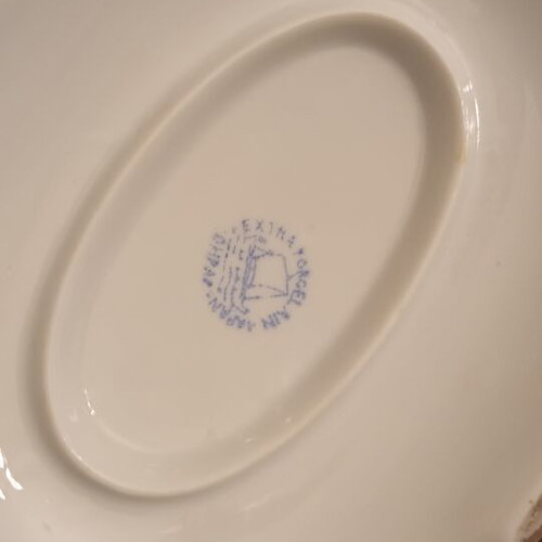 Vintage Hand-Carved Porcelain Fondue Pot like new, Viennese style