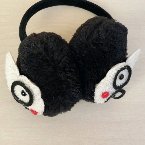 Children's ear protectors like new, black and white