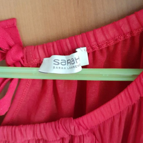 Sarah Lawrence top size S like new, red