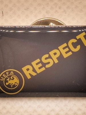 Collectible pin "Respect" (Uefa) like new