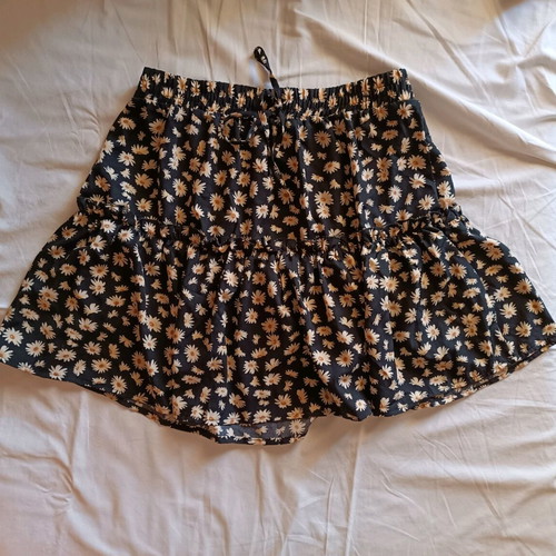 Mini skirt size XL like new