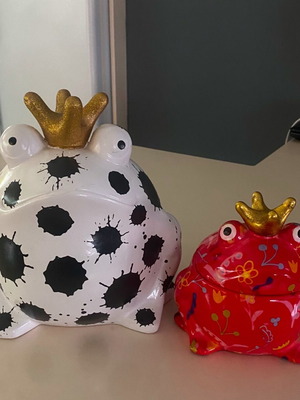 Decorative frogs new, set of two with piggy bank and cookie jar