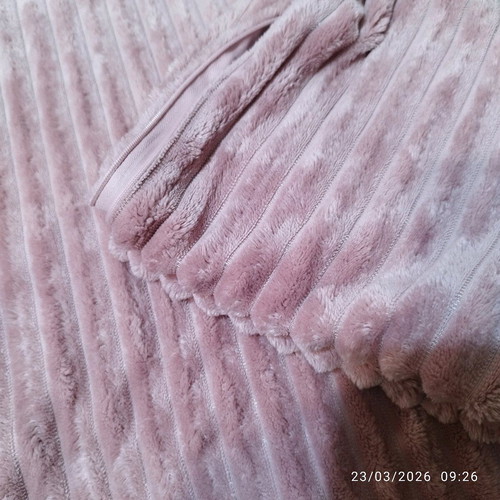 Set of 2 decorative pillowcases 45x45 like new, fluffy dusty pink