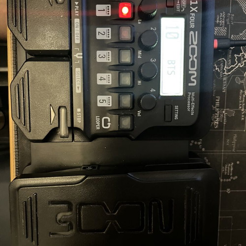 Zoom G1X Four multi-effects pedal for instruments