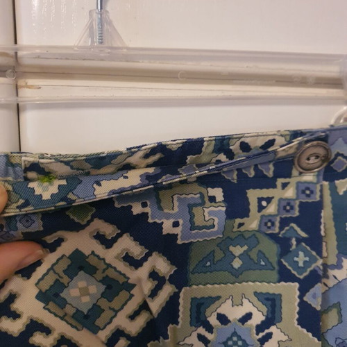 Wrap skirt like new with colorful geometric patterns