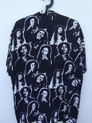 Πουκάμισο Bob Marley μεταχειρισμένο, Pull & Bear, μαύρο και άσπρο, μέγεθος M