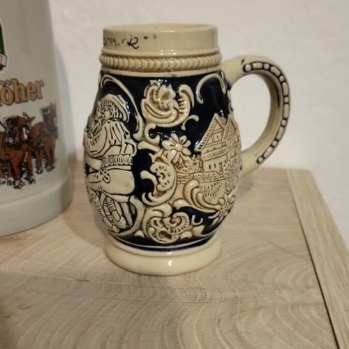 Set of 2 collectible ceramic beer mugs like new