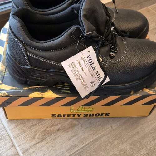 Safety Shoes size 41 fits 42 new black
