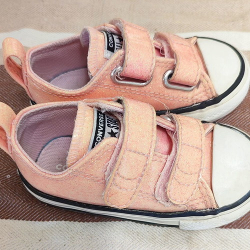 Converse kids sneakers size 21 like new