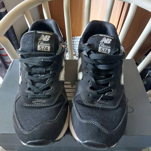 New Balance Classic 574 size 42 black like new