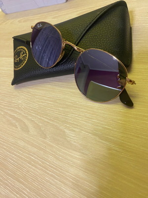 Ray-Ban mirror sunglasses like new, gold metal round frame