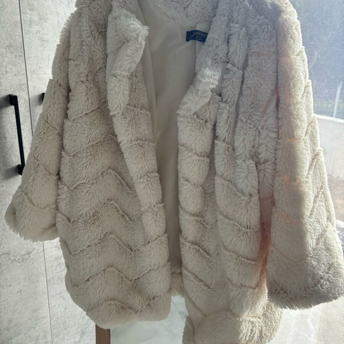 White fur coat new, size L