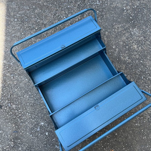 Metal Cantilever Toolbox new with three levels