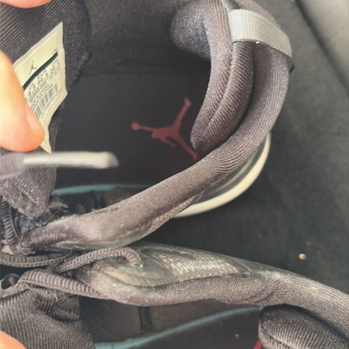 Jordan shoes size 44.5 used, black, good condition without tears