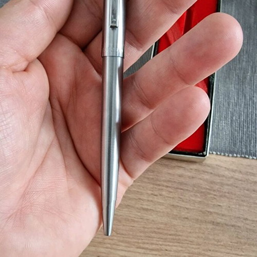 Pen like new, needs ink refill