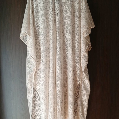 White kimono H&M in excellent condition, size L