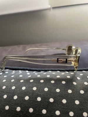 Fendi sunglasses like new, beige transparent frame