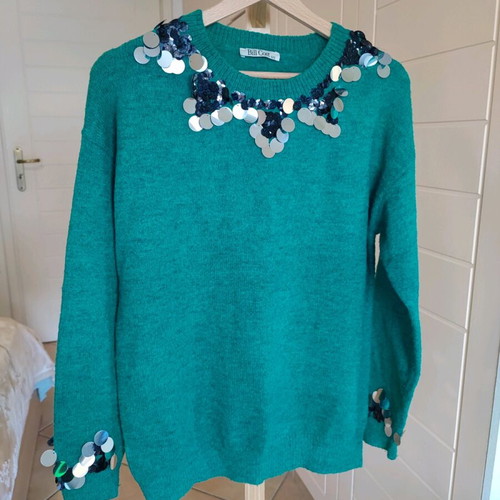 Bill Cost sweater like new, green with sequins