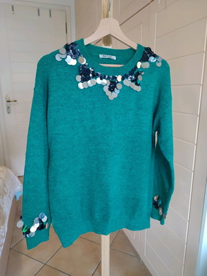 Bill Cost sweater like new, green with sequins