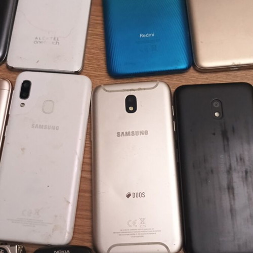 Mobile phones used, pack of 23 various models, no chargers