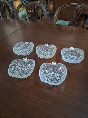 Vintage dessert bowls set of 5 like new