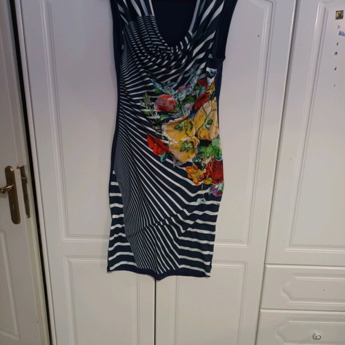 Innocent midioum dress blue multicolor like new, cotton