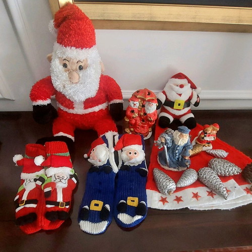 Christmas lot used, 12 festive items