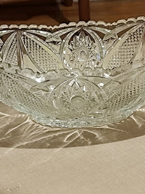 Vintage crystal gondolier like new