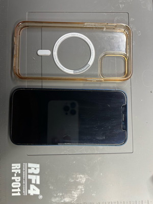 iPhone 12 128GB σε πολύ καλή κατάσταση με κουτί και προστατευτικό οθόνης